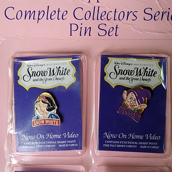 Snow White Special Edition Complete 8 Character Collectors Series Pin Set. NWT. - Picture 3 of 6
